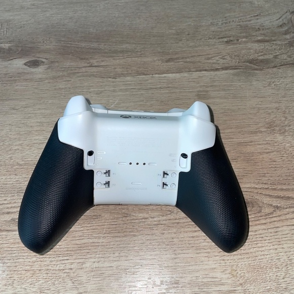 Wireless Controller - White and Black with Gold Accents - Picture 2 of 3